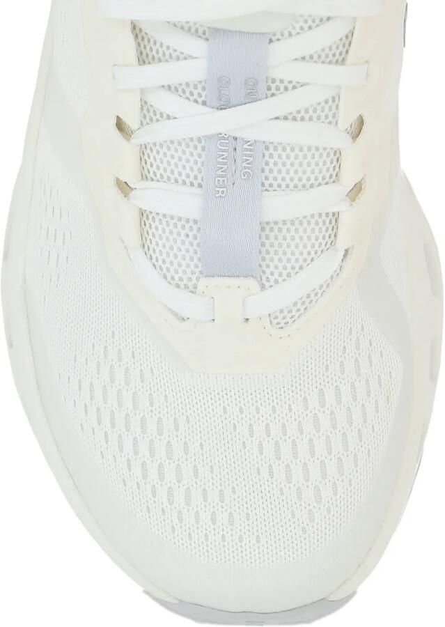 On Cloudrunner 3 sneakers met logo Beige