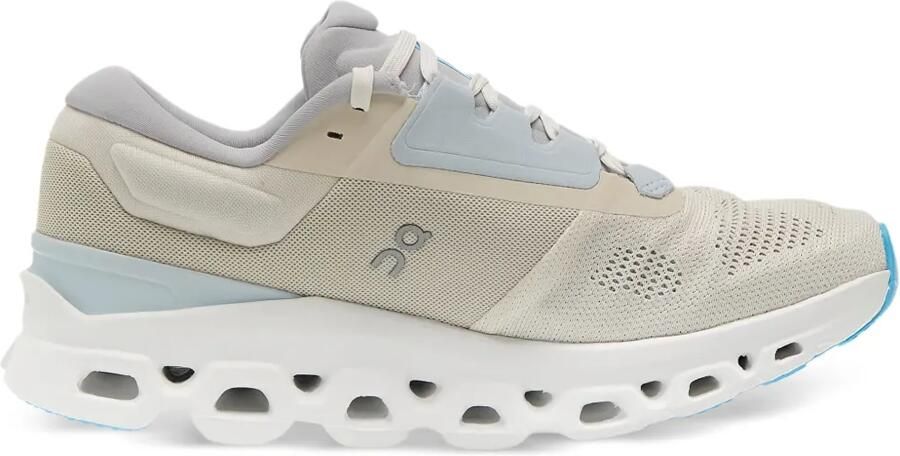 On Cloudstratus 3 sneakers met mesh Beige