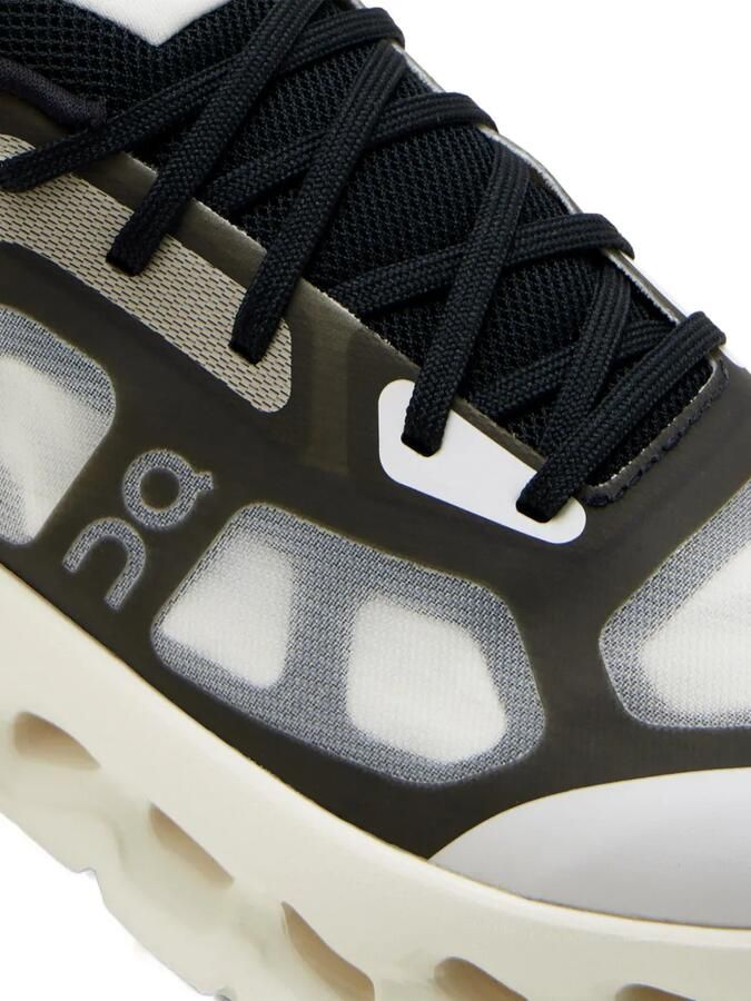 On Cloudtilt Remix sneakers met plateauzool Zwart