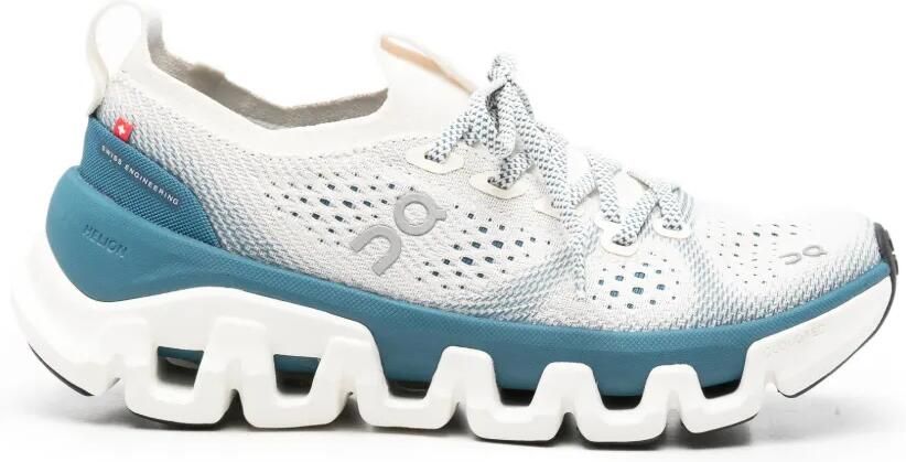 On Cloudtilt sneakers met geperforeerde details Beige