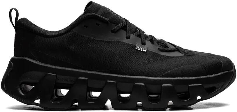On K-tech 1 "Black" sneakers Zwart