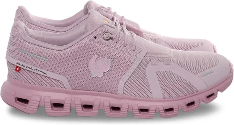 On Sneakers met logopatch Roze