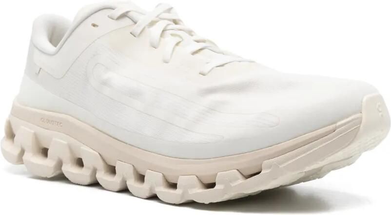 On x IK Cloudflow 4 sneakers Wit
