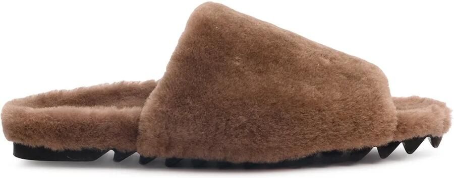 Peter Non slip on sandals Bruin