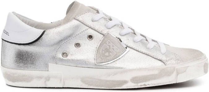 Philippe Model Paris Sneakers met logo patch Zilver