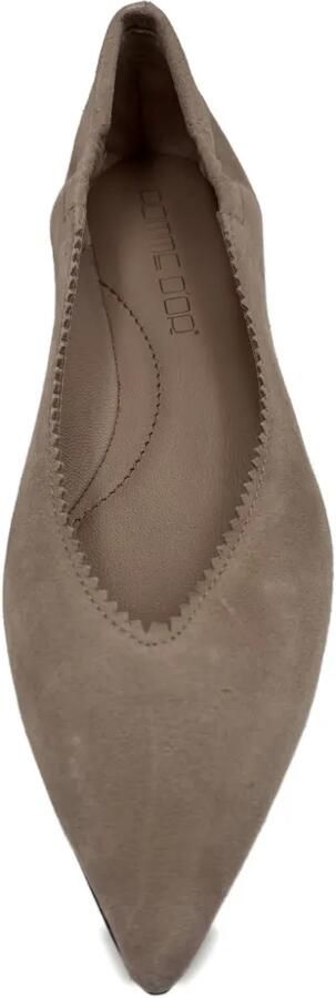 Pomme D´Or Gewelfde balletschoenen met puntige neus Beige
