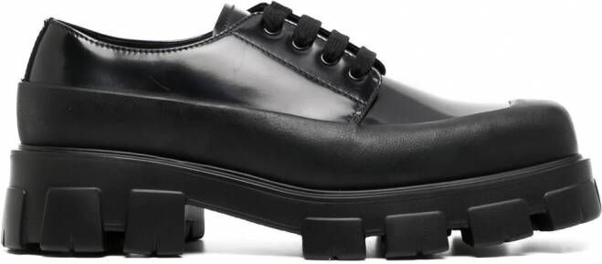 Prada Derby schoenen van geborsteld leer Zwart