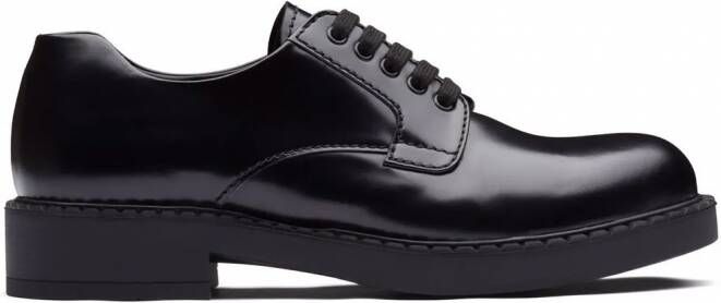 Prada Derby schoenen van geborsteld leer Zwart