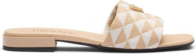 Prada Slippers met logoplakkaat Beige
