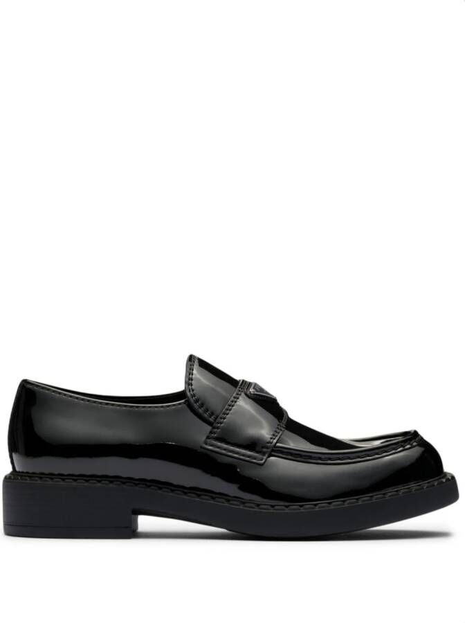 Prada Lakleren loafers Zwart