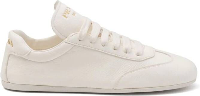 Prada Leren sneakers met logoprint Beige