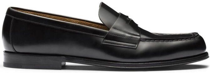 Prada Loafers met logoplakkaat Zwart