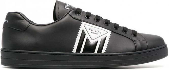 Prada Sneakers met logostreep Zwart