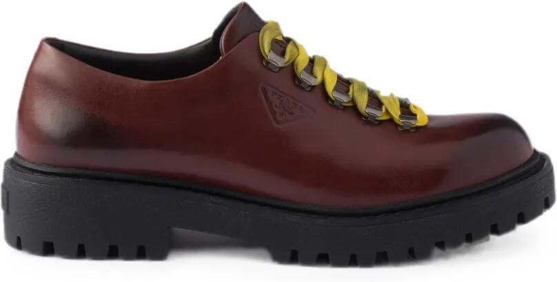Prada Aged leren sneakers Bruin