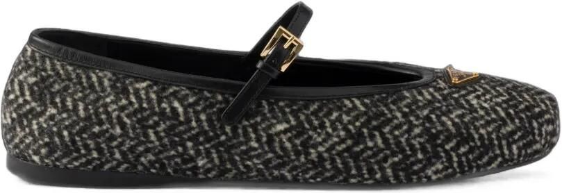 Prada Ballerina's met driehoekige applicatie Zwart