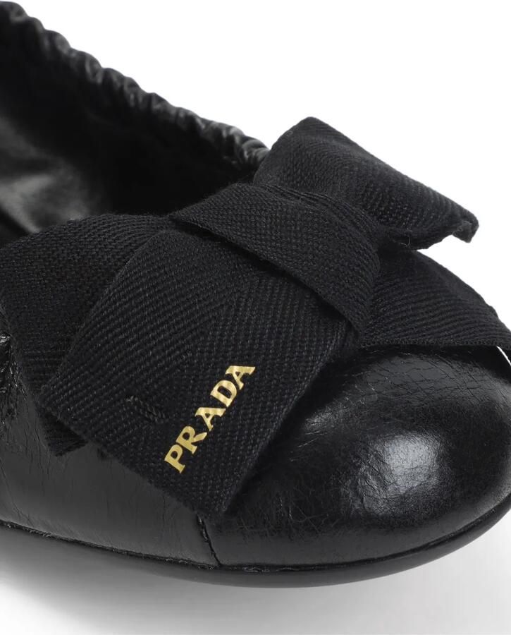 Prada Ballerina's met gekreukt effect en strikdetail Zwart - Foto 2