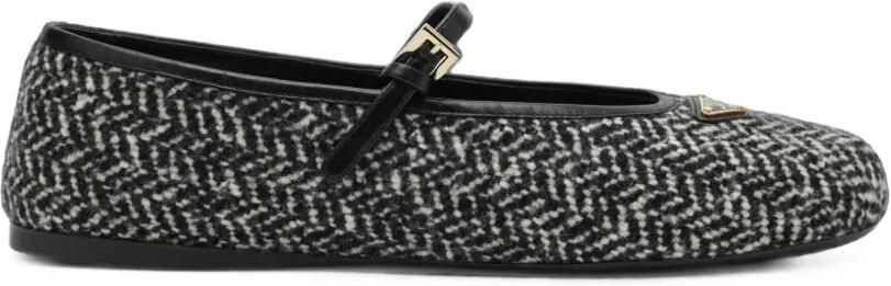 Prada Ballerina's met visgraat-patroon en gespsluiting Zwart