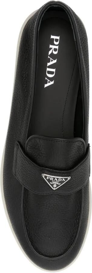 Prada Bewerkte loafers met logoplakkaat Zwart - Foto 4