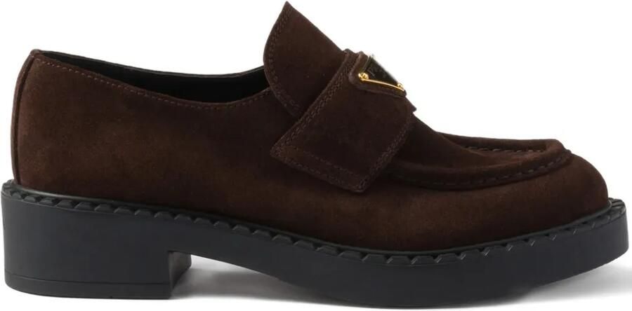 Prada Chocolate loafers met logo-plakkaat Bruin