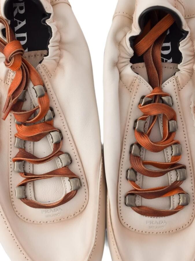Prada Collaps nappa leren sneakers met haken Beige - Foto 3