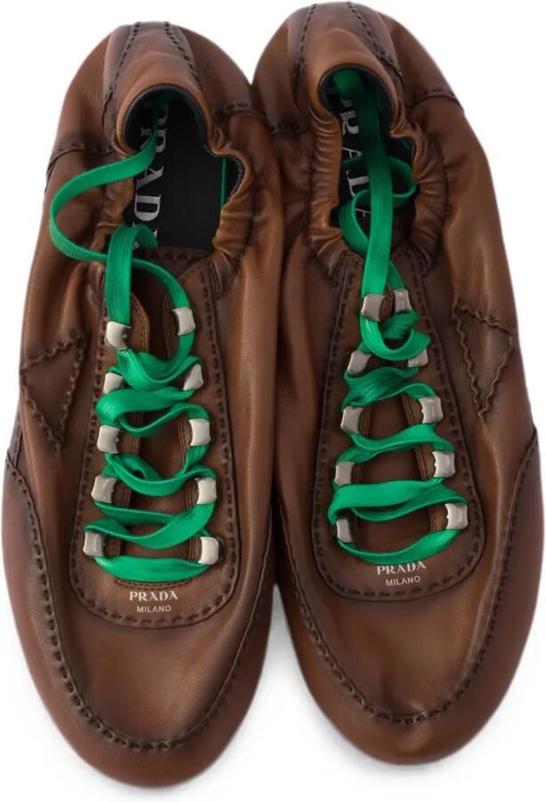 Prada Collaps nappa leren sneakers met haken Bruin - Foto 3