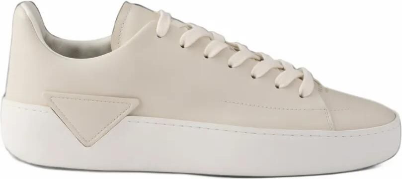 Prada Court leren sneakers Beige