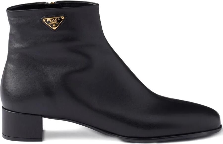 Prada Enkellaarzen met triangel-logo met rits Zwart
