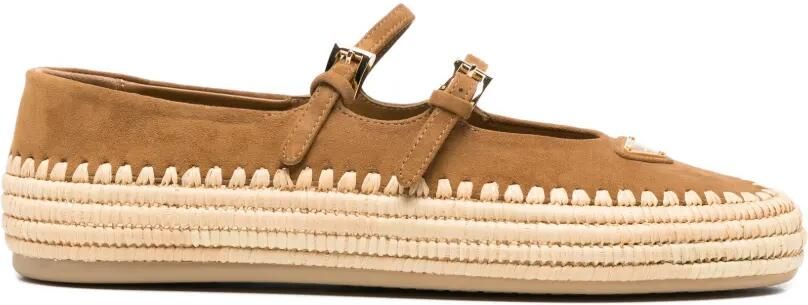 Prada Espadrilles met logodetail Bruin