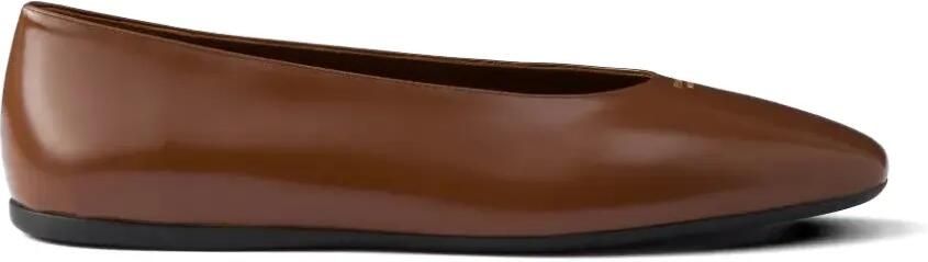 Prada Geborstelde leren ballerina's Bruin