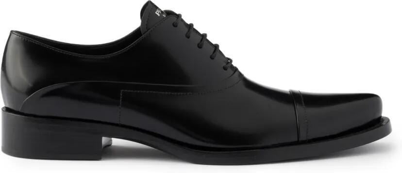 Prada Gepolijste leren sneakers Zwart