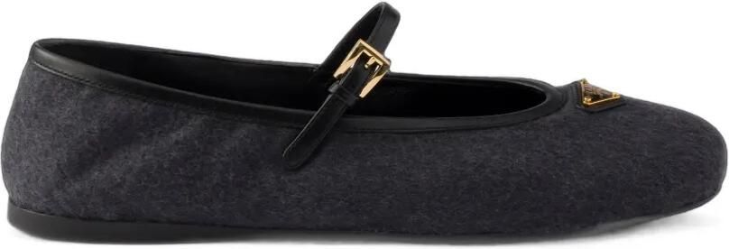 Prada Kasjmier ballerina's met gespbandje Grijs