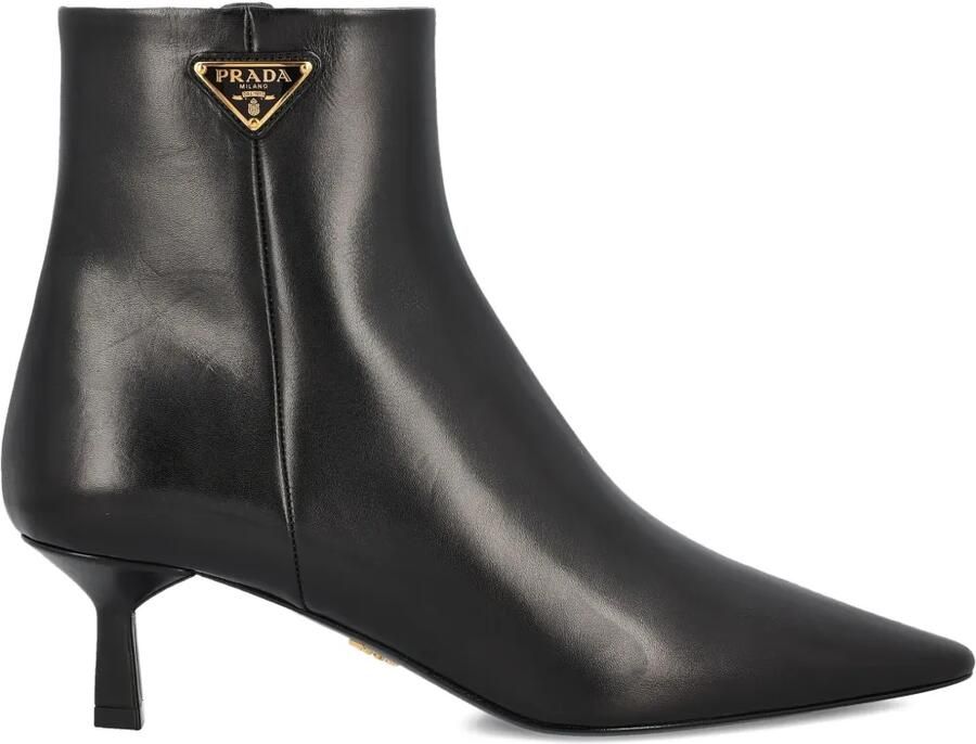 Prada Laarzen met puntige neus en logo Zwart