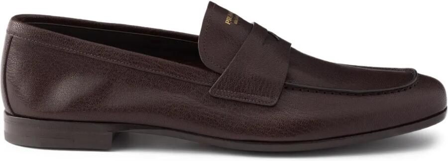 Prada Leren loafers met logo Bruin