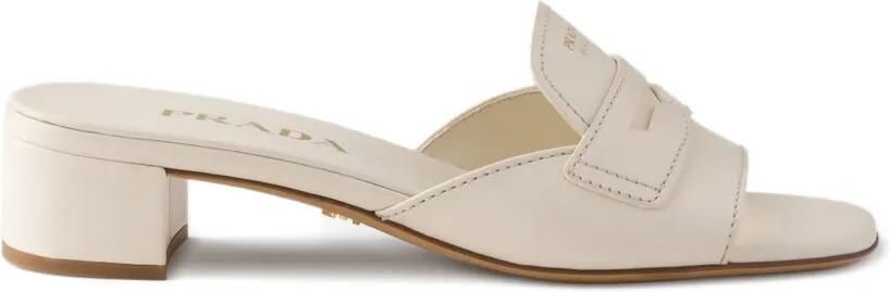 Prada Leren sandalen Beige