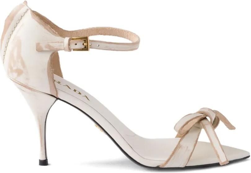 Prada Leren sandalen met strik Beige