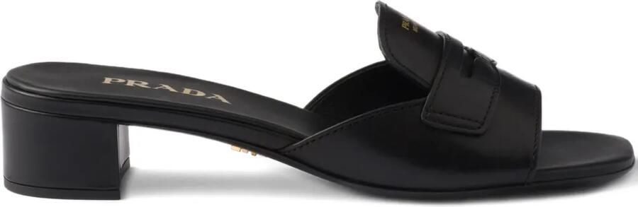 Prada Leren sandalen Zwart