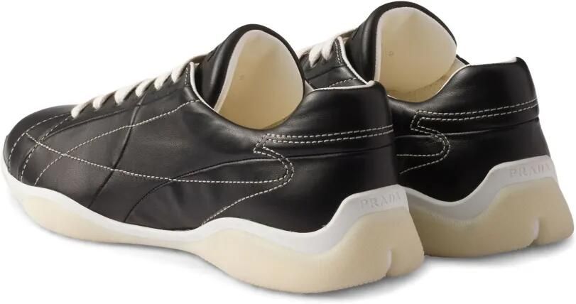 Prada Leren sneakers met stiksels Zwart