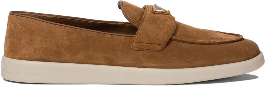 Prada Loafers met logo Bruin