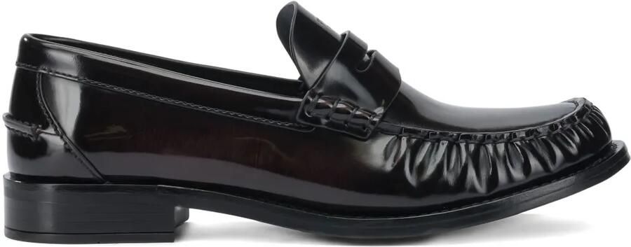 Prada Loafers met logo-reliëf Zwart