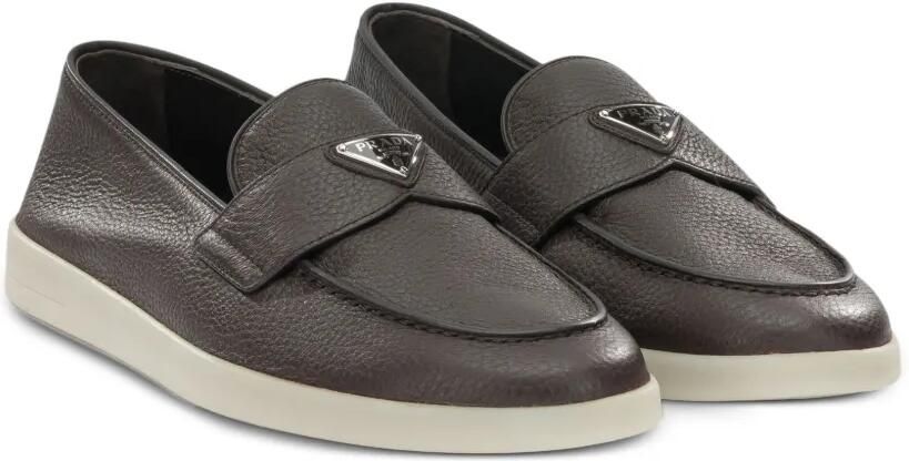 Prada Loafers van bewerkt leer met logo-plakkaat Bruin - Foto 3