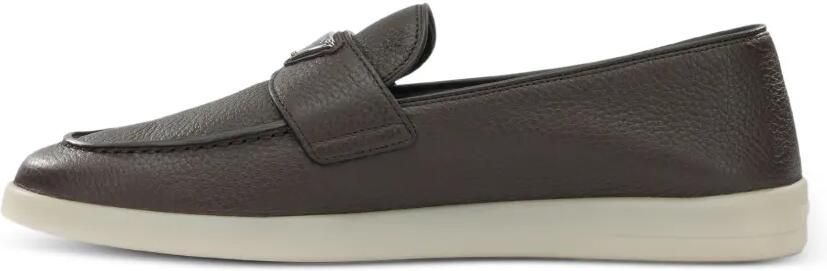 Prada Loafers van bewerkt leer met logo-plakkaat Bruin - Foto 5