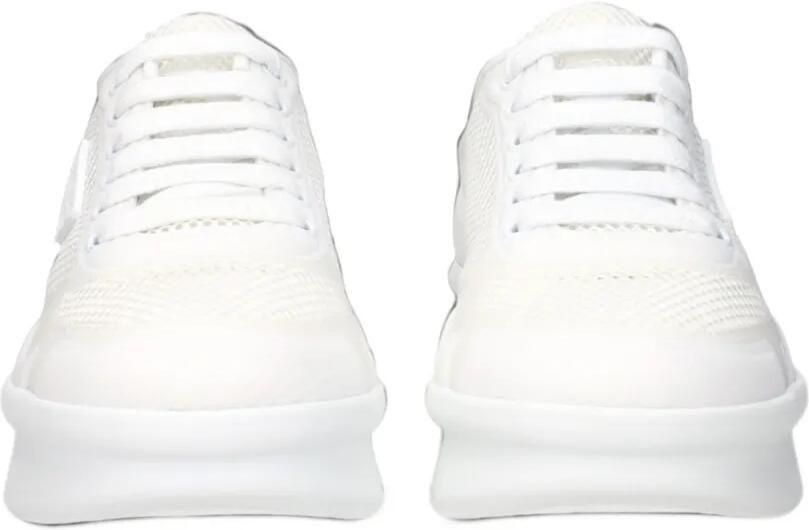 Prada mesh-panelled logo-plaque sneakers Wit - Foto 2