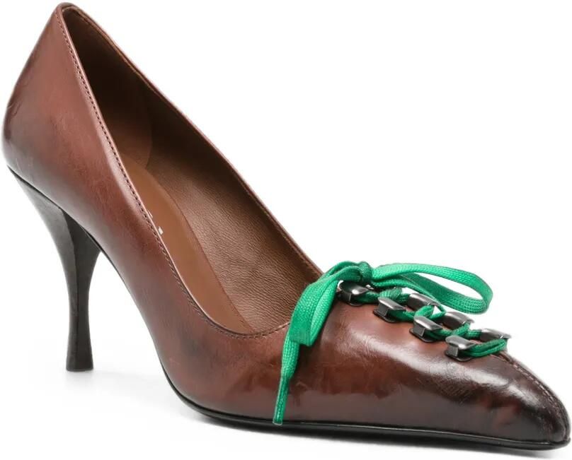 Prada Pumps met antieke uitstraling veters en puntige neus Bruin