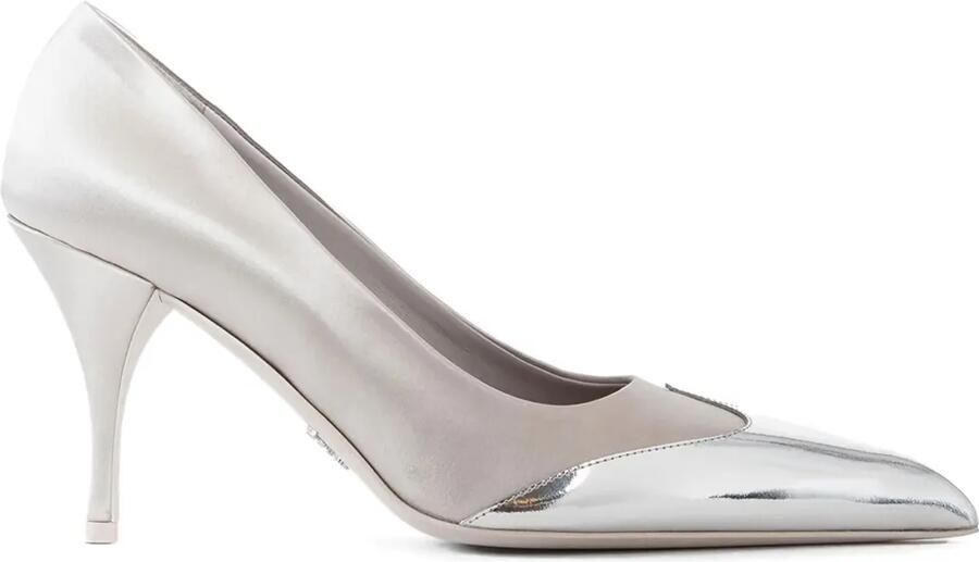 Prada Pumps met leren hak Beige
