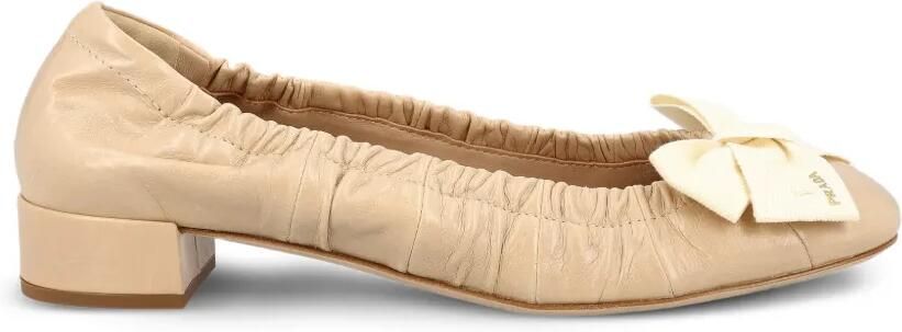 Prada Pumps verfraaid met strik en ruches Beige