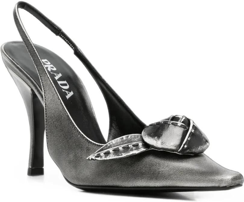 Prada Re-Edition pumps met bloemen-applicatie Grijs - Foto 2