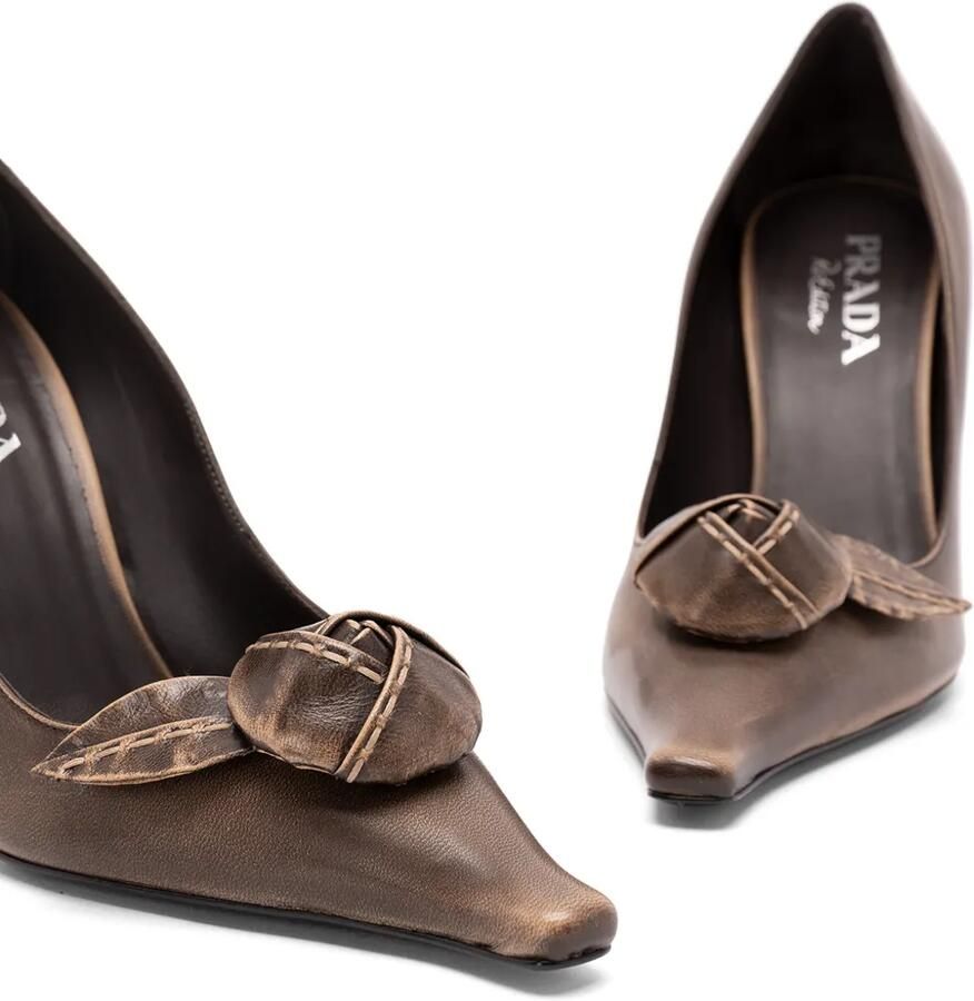 Prada Re-Edition pumps met bloemenapplicatie en hak Grijs - Foto 2