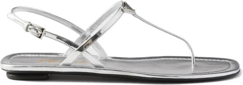 Prada Sandalen met driehoekig logo en bandje Zilver