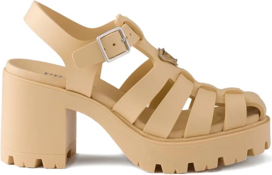 Prada Sandalen met gesp en plateauzool Beige