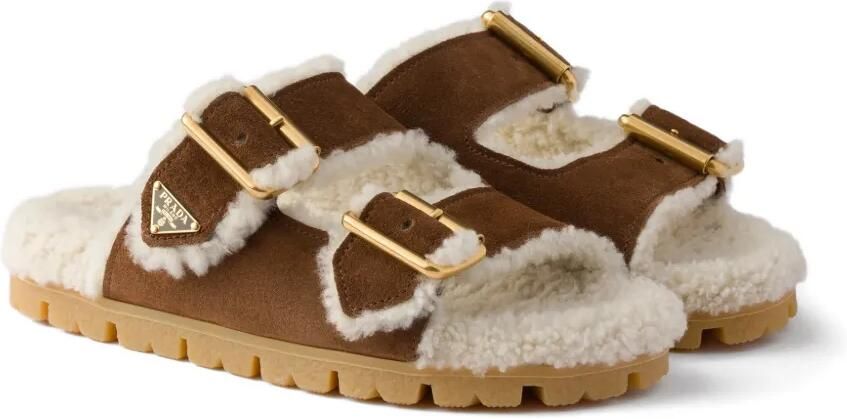Prada Sandalen met lammy afwerking Bruin
